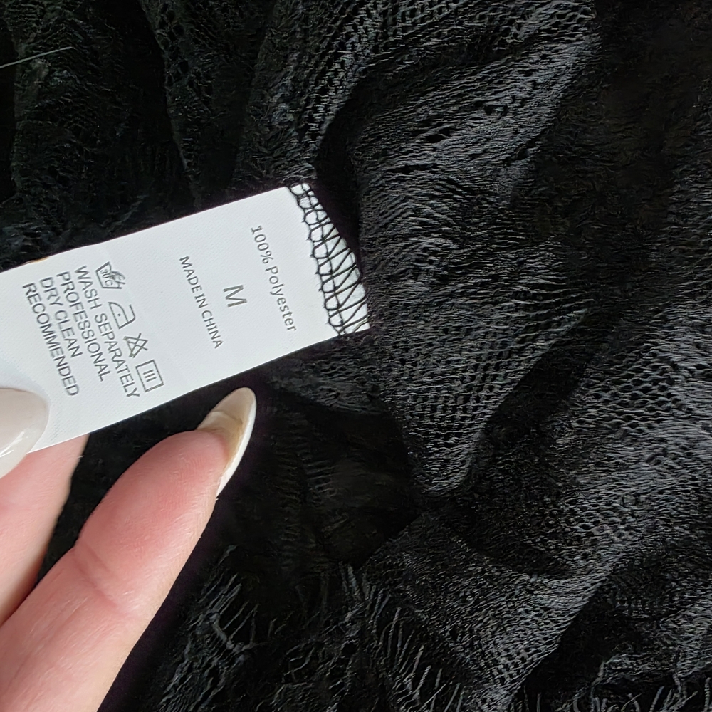 Elegant Black Lace Dress - Picture 5 of 5